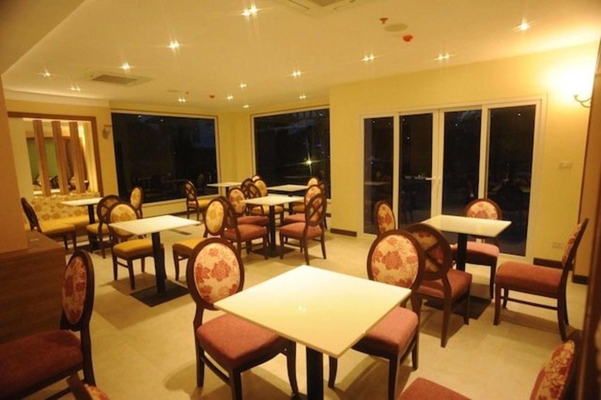 Kitlada Hotel Udonthani Екстериор снимка