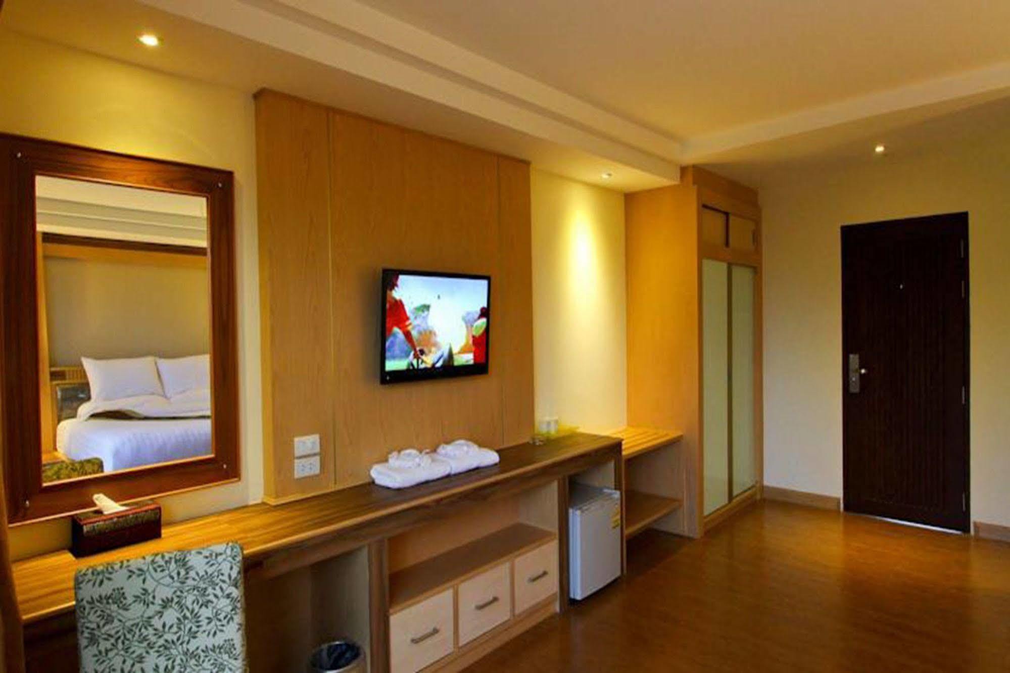 Kitlada Hotel Udonthani Екстериор снимка