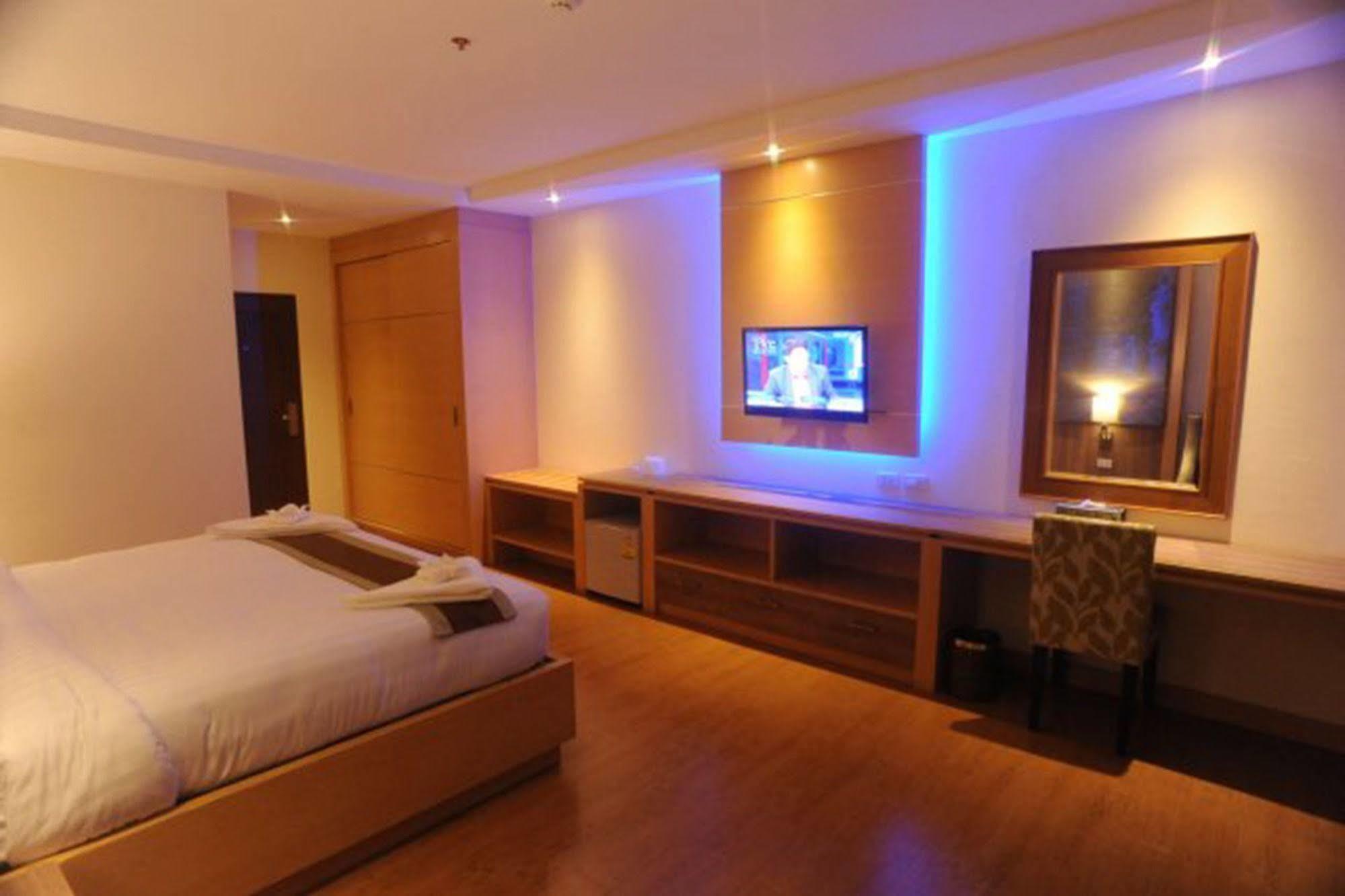 Kitlada Hotel Udonthani Екстериор снимка