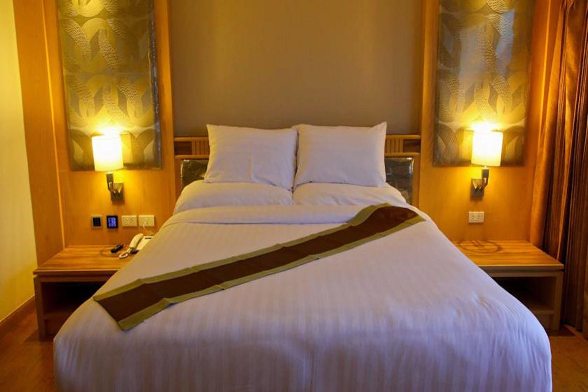 Kitlada Hotel Udonthani Екстериор снимка