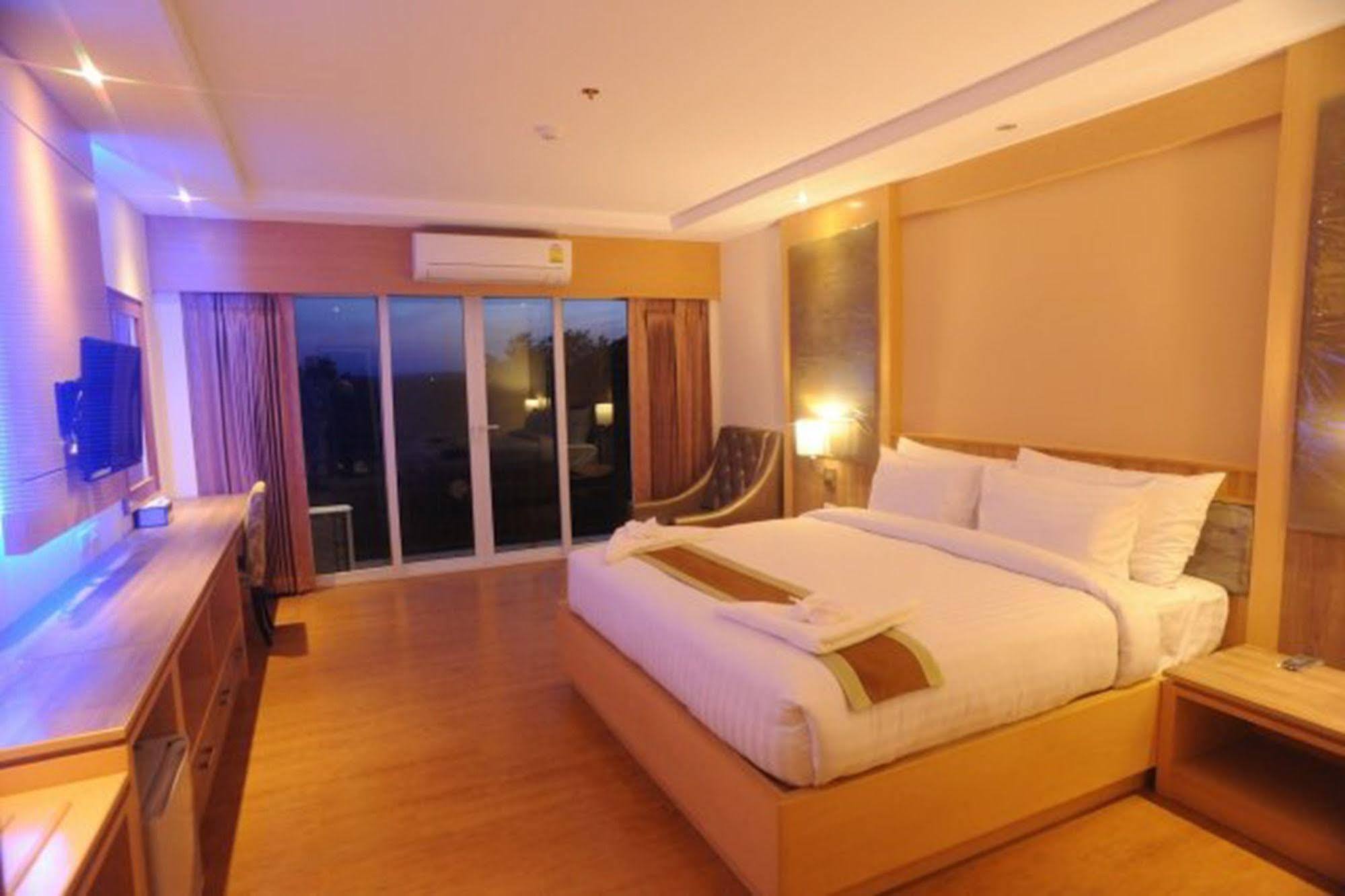 Kitlada Hotel Udonthani Екстериор снимка