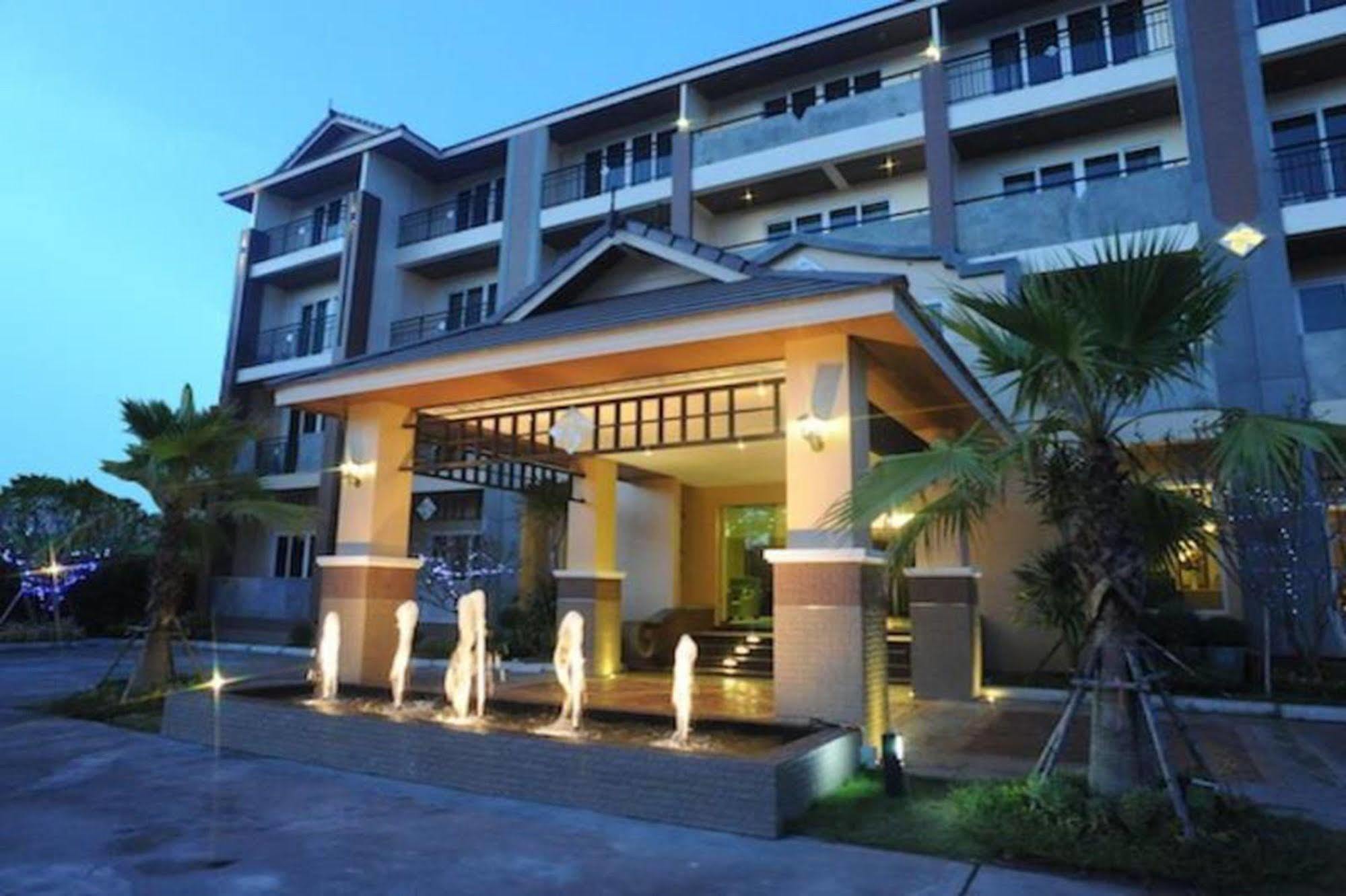Kitlada Hotel Udonthani Екстериор снимка