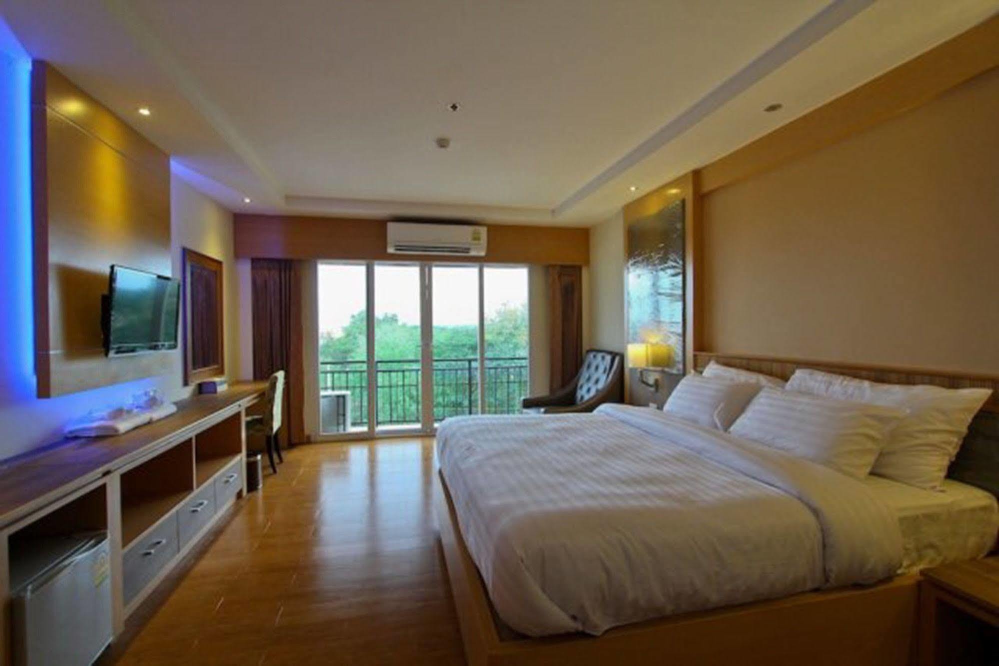 Kitlada Hotel Udonthani Екстериор снимка