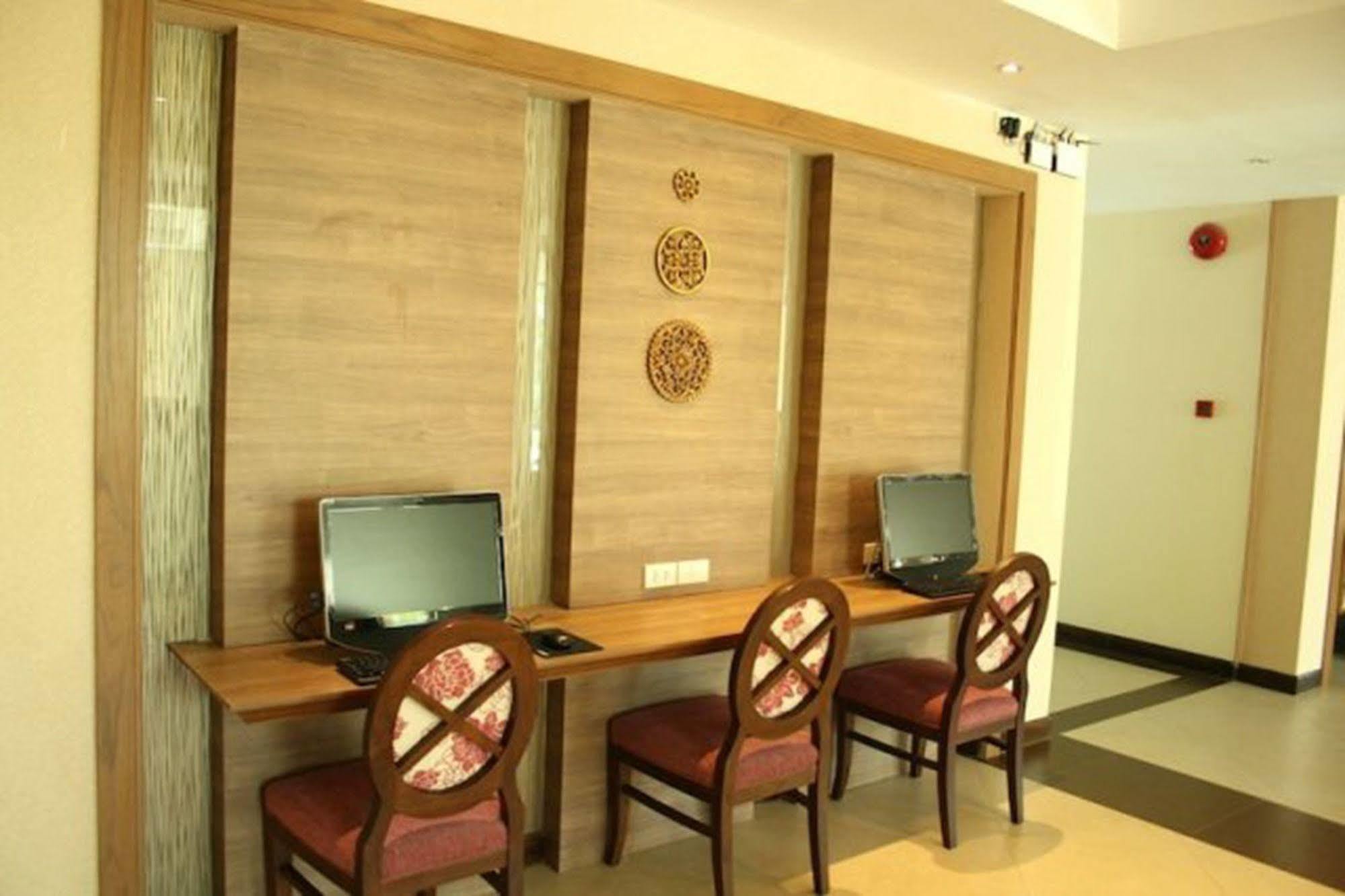 Kitlada Hotel Udonthani Екстериор снимка